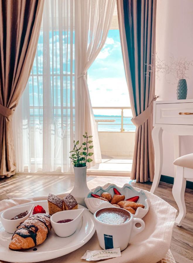 Hotel Majestic Драч Екстериор снимка