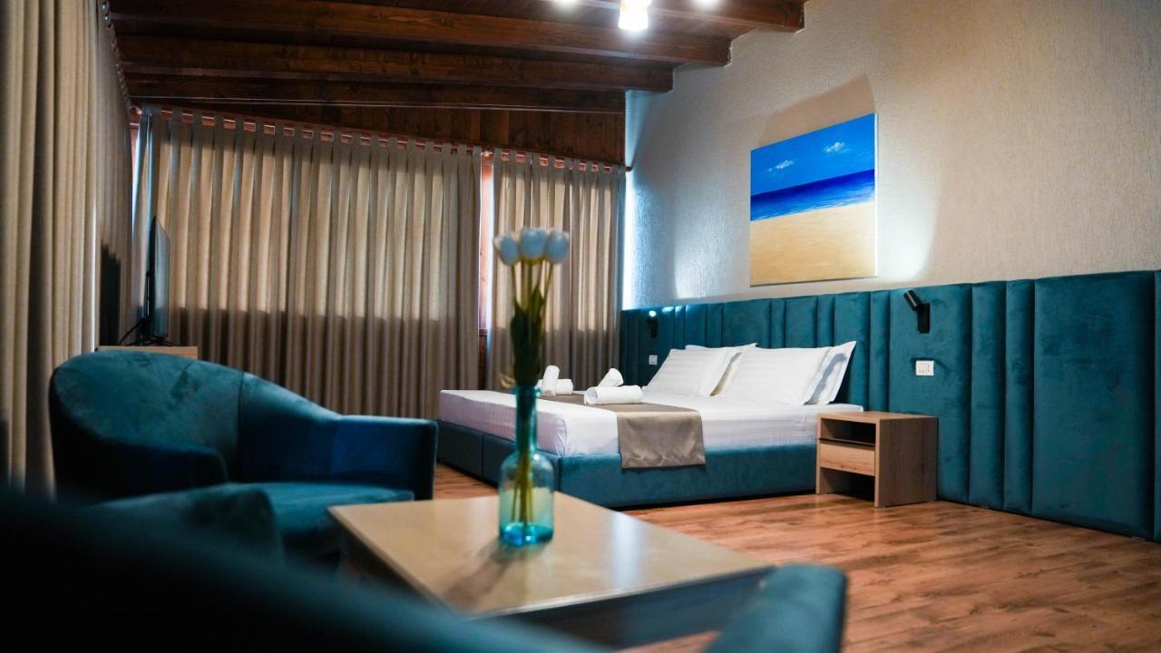 Hotel Majestic Драч Екстериор снимка