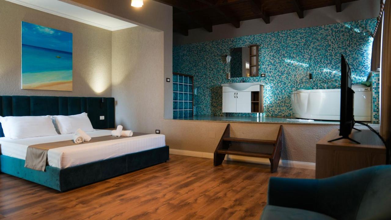 Hotel Majestic Драч Екстериор снимка