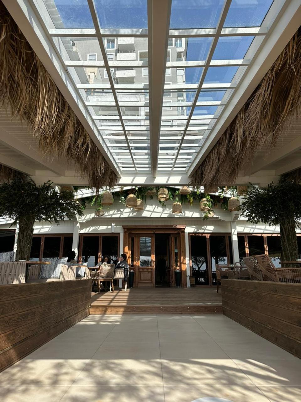 Hotel Majestic Драч Екстериор снимка