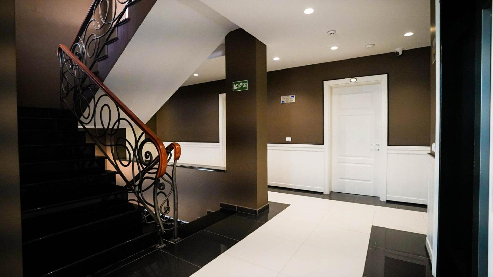 Hotel Majestic Драч Екстериор снимка